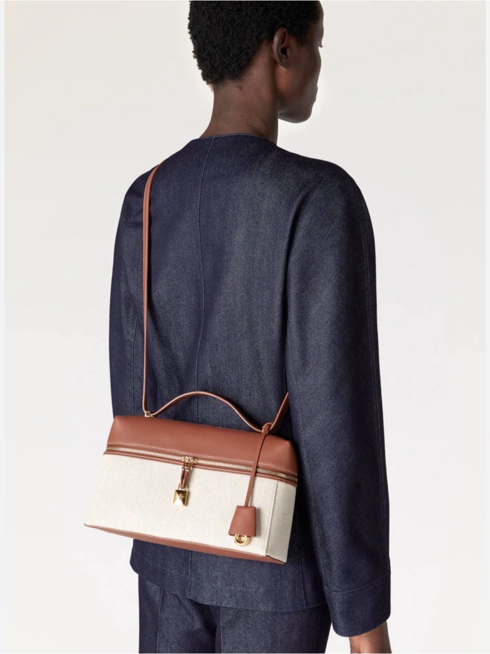 Loro Piana Extra Bag L27 in Natural Canvas and Saddle Leather - Picture 3 of 3